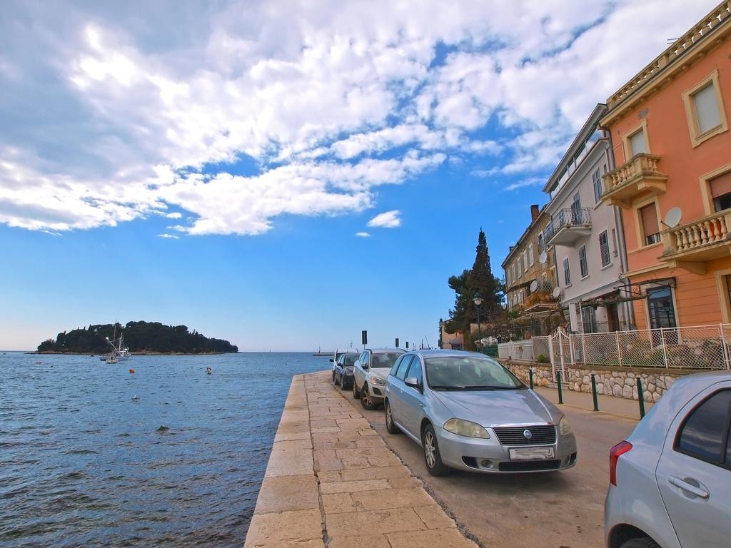 Apartments By The Sea 1050 Rovinj Ngoại thất bức ảnh